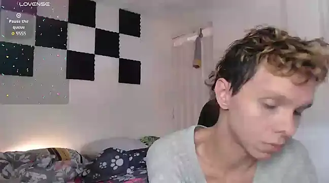 bryamado69 online show from February 18, 2025, 4:37 pm