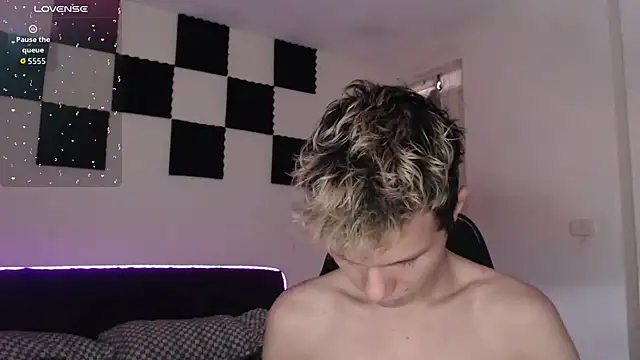 bryamado69 online show from September 27, 2025, 3:39 pm