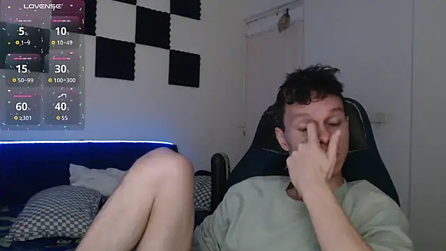 bryamado69 online show from November 20, 2025, 6:13 am