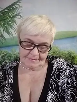 VioletSweet566 online show from December 4, 2024, 9:02 pm