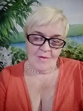 VioletSweet566 online show from December 7, 2024, 6:26 pm