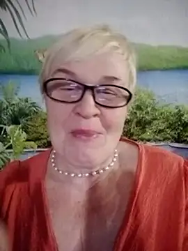 VioletSweet566 online show from December 8, 2024, 1:02 am