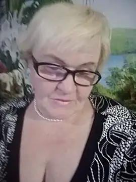 VioletSweet566 online show from January 24, 2025, 8:11 pm