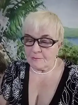 VioletSweet566 online show from February 7, 2025, 4:03 pm