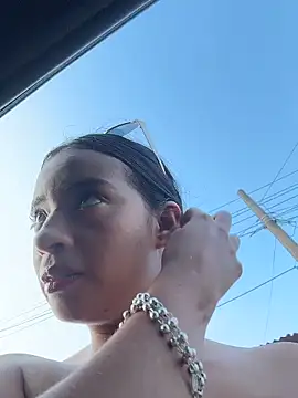 Laura fernandezII online show from March 7, 2026, 10:07 pm