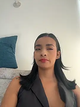 Laura fernandezII online show from May 23, 2026, 7:29 pm