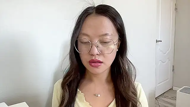 Risalynn online show from January 25, 2025, 3:19 am