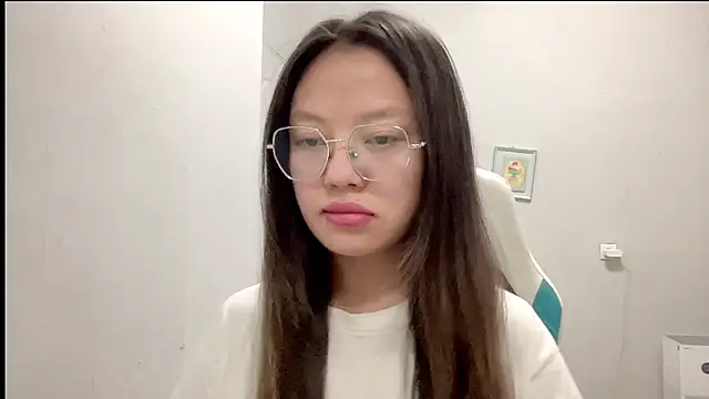 Risalynn online show from March 3, 2025, 2:04 am