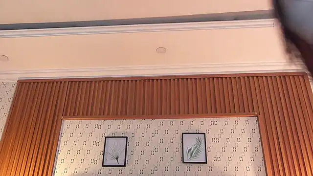 Princess Violett online show from November 3, 2025, 1:56 pm