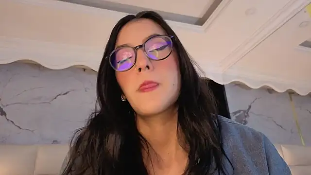 Snapshot of Princess_Violett chatting on May 12, 2026, 2:14 pm Princess Violett online show from May 12, 2026, 2:14 pm