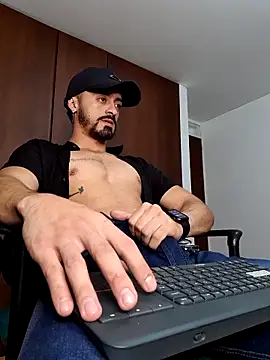 MAXIMUS MASTE3 online show from March 7, 2025, 9:27 pm