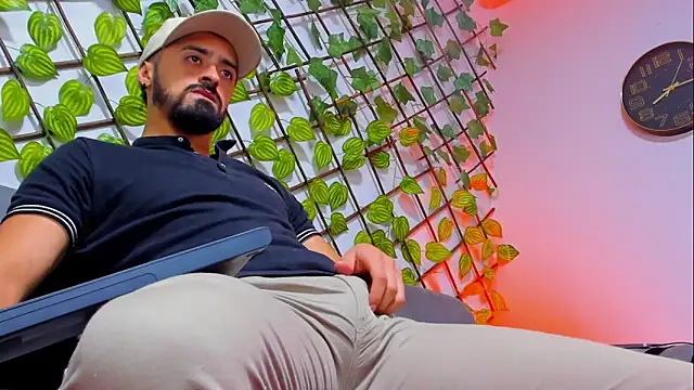 MAXIMUS MASTE3 online show from February 6, 2026, 8:01 pm