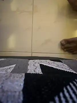 sohamsharma1019 online show from January 7, 2025, 6:35 pm