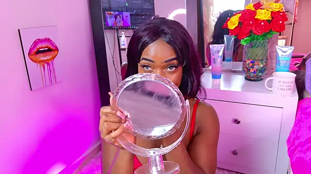 SarahBrunet online show from October 4, 2025, 12:47 pm