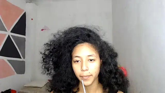Snapshot of ley_blus10 chatting on December 19, 2024, 4:45 am ley blus10 online show from December 19, 2024, 4:45 am