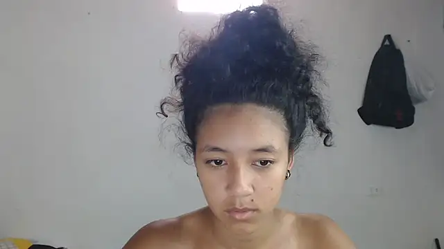 Snapshot of ley_blus10 chatting on March 7, 2025, 1:18 pm ley blus10 online show from March 7, 2025, 1:18 pm