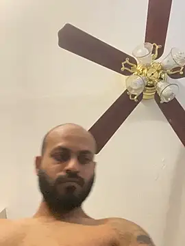 islandvybee55 online show from April 18, 2026, 7:07 pm