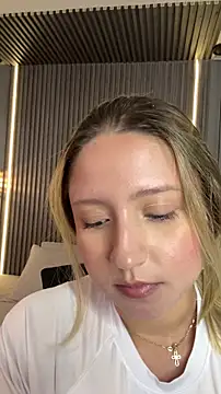 MiaPetit  online show from December 5, 2025, 8:38 pm