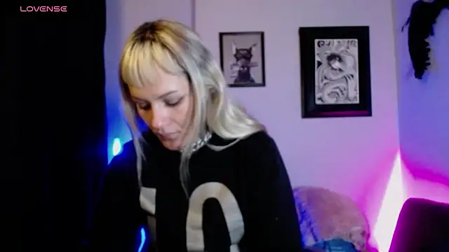 kim jeins11 online show from October 16, 2025, 3:51 am