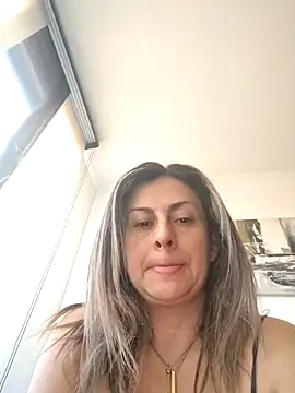 Latiinvenushot online show from March 25, 2026, 1:50 pm