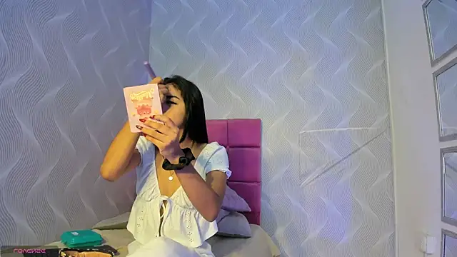 natalia aguirre1 online show from January 11, 2025, 11:56 am