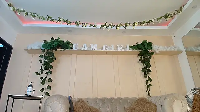 JOCELYN SANTANA1 online show from December 20, 2025, 12:01 pm