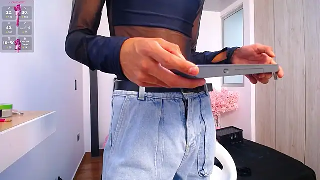 Snapshot of abigail_f00x chatting on February 5, 2026, 12:43 pm abigail f00x online show from February 5, 2026, 12:43 pm