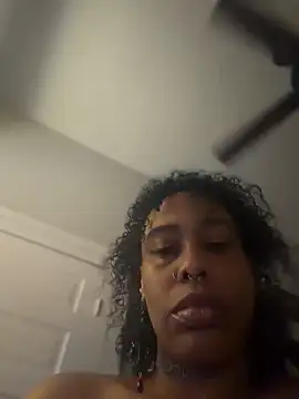 loveluna8 online show from April 19, 2026, 12:26 pm