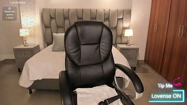 sarita evanss online show from April 21, 2026, 2:51 am