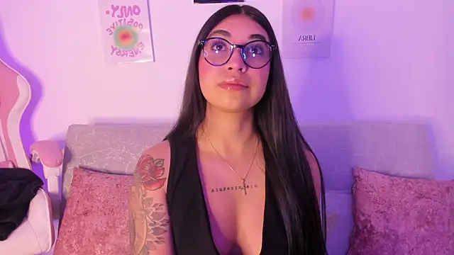 Snapshot of sensualhaven_ chatting on January 7, 2025, 11:35 pm sensualhaven online show from January 7, 2025, 11:35 pm