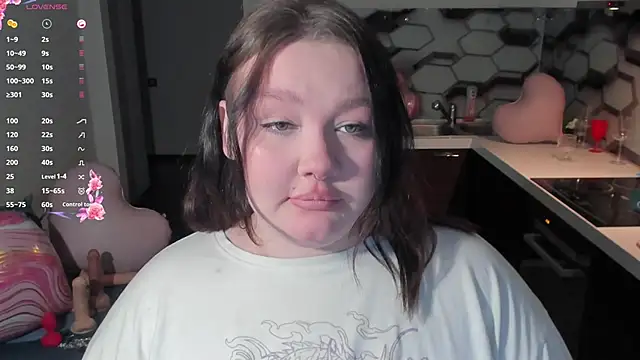 LilyBelll online show from February 18, 2026, 12:50 am