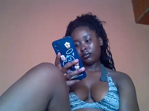 Moonfades online show from December 17, 2025, 11:49 am