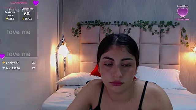 Snapshot of Alaya_cute chatting on December 11, 2024, 7:53 am Alaya cute online show from December 11, 2024, 7:53 am