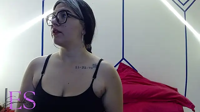 Snapshot of EsmeraldaSantoss chatting on February 12, 2025, 12:33 pm EsmeraldaSantoss online show from February 12, 2025, 12:33 pm