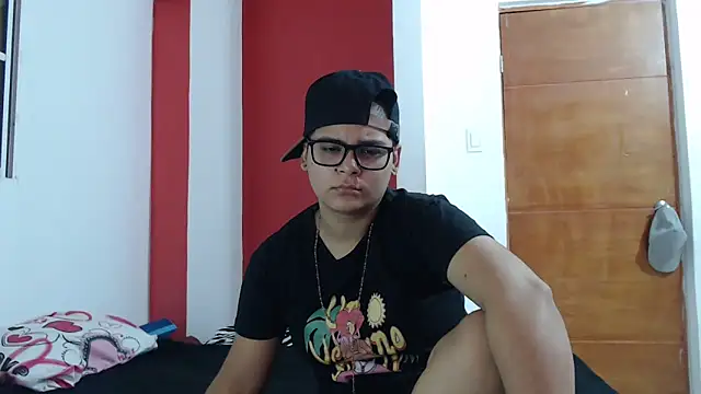 Snapshot of SHARLOTTE_MORGAN chatting on March 14, 2025, 12:32 am SHARLOTTE MORGAN online show from March 14, 2025, 12:32 am