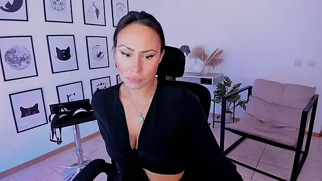 Snapshot of CassiooPeia chatting on December 7, 2024, 10:34 am CassiooPeia online show from December 7, 2024, 10:34 am