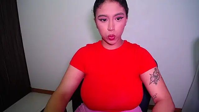 Snapshot of barbara_falcons chatting on October 4, 2025, 6:44 am barbara falcons online show from October 4, 2025, 6:44 am