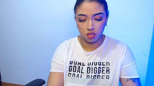 Snapshot of barbara_falcons chatting on November 27, 2025, 6:32 pm barbara falcons online show from November 27, 2025, 6:32 pm