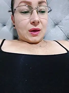 Snapshot of milly_sanchez chatting on June 2, 2026, 6:21 pm milly sanchez online show from June 2, 2026, 6:21 pm