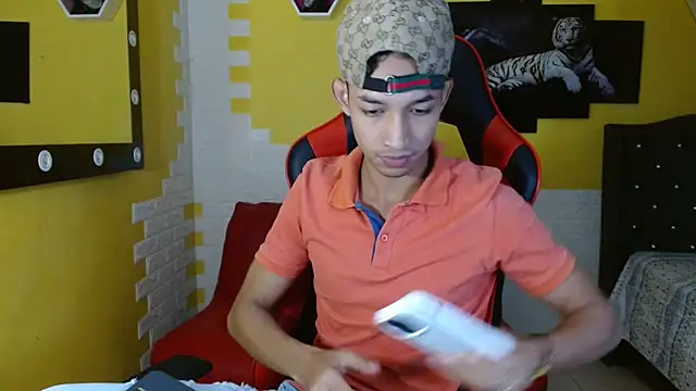 jose sexycumm online show from October 10, 2025, 7:13 pm