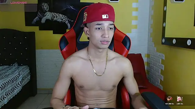 jose sexycumm online show from November 5, 2025, 9:04 pm