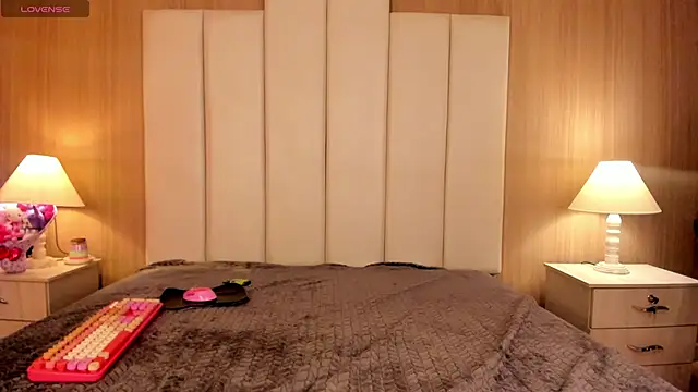 ElectraRaptiis online show from March 14, 2026, 9:53 pm