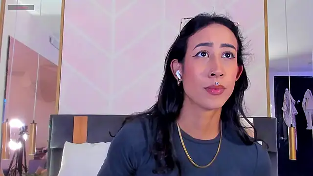 GabyPetit online show from November 26, 2025, 7:59 pm