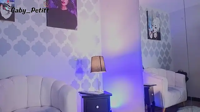 GabyPetit online show from June 4, 2026, 11:49 am