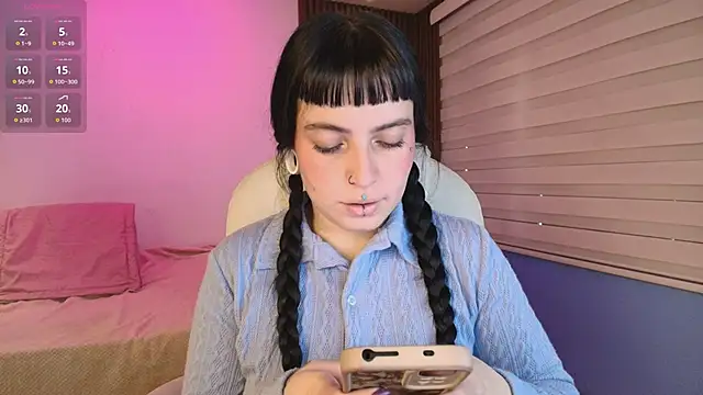 Lucy Smith2 online show from September 29, 2025, 7:51 pm