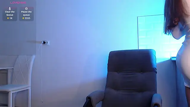 Eva Hailey  online show from February 4, 2026, 4:40 am