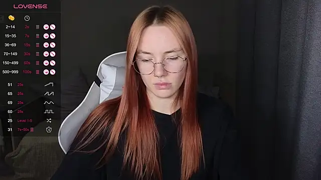 littlevildevil online show from November 18, 2025, 10:31 am