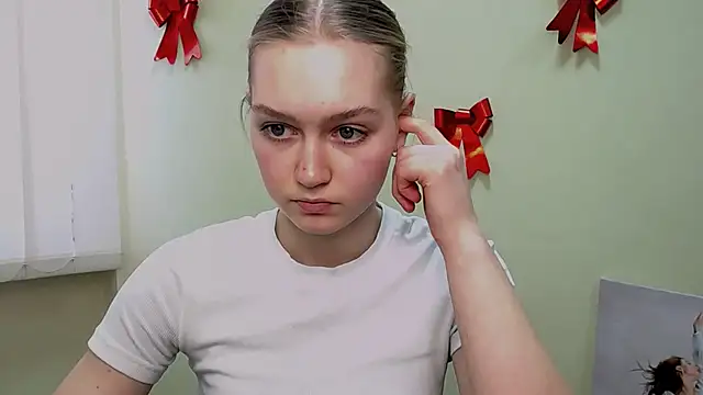 MademoiselleCl online show from February 25, 2025, 10:47 am