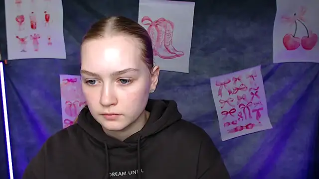 Snapshot of MademoiselleCl chatting on February 15, 2026, 1:20 pm MademoiselleCl online show from February 15, 2026, 1:20 pm