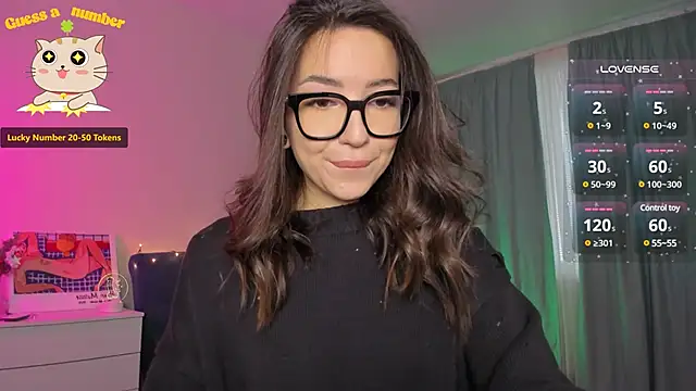 Snapshot of Oh_My_Dianee chatting on December 13, 2024, 8:20 am Oh My Dianee online show from December 13, 2024, 8:20 am